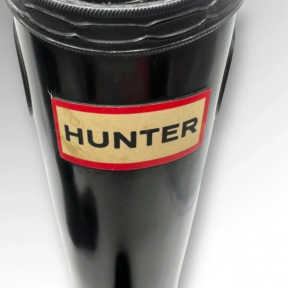 Black hunter black gloss boots. Size 7